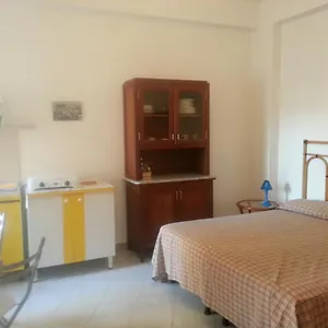 https://casa-mazzini-yellow.sicilyhotelsitaly.net