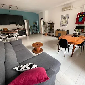 https://mecenate-metropolitan-flat.it-lombardy.com